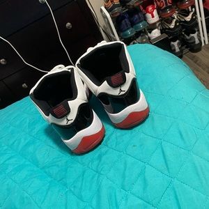 Jordan 11 Low ‘Concord Bred’